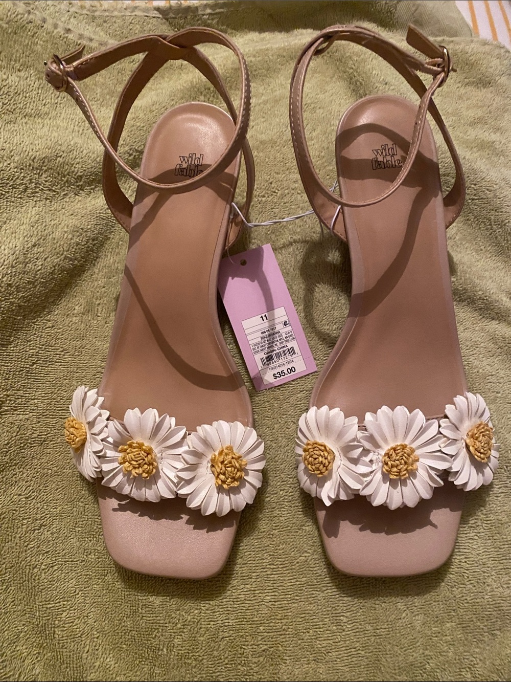 Daisy Kitten Heels